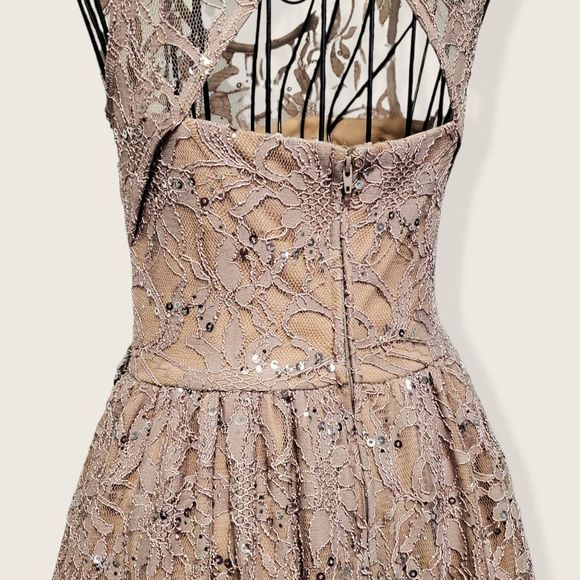 Sequins Lace Cutout Sleeveless Dress - Picture 4 of 9